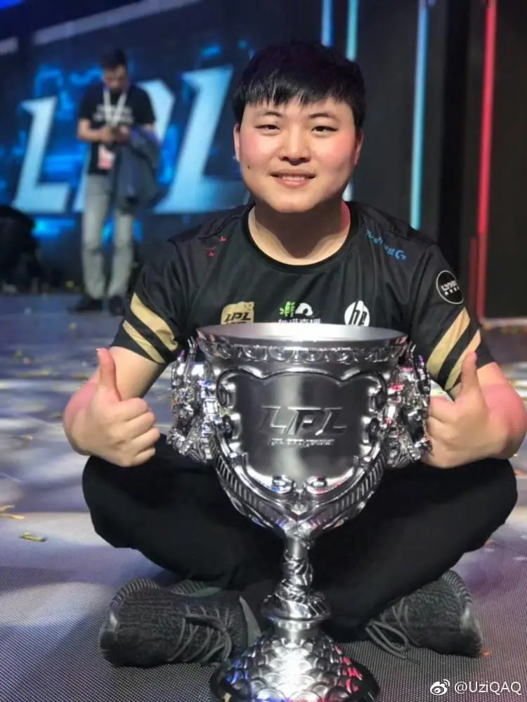 一站式服务平台-切尔西不断突破！，Uzi连续十场比赛得分超过最后时刻胜出全场沸腾不已的简单介绍-一站式服务平台