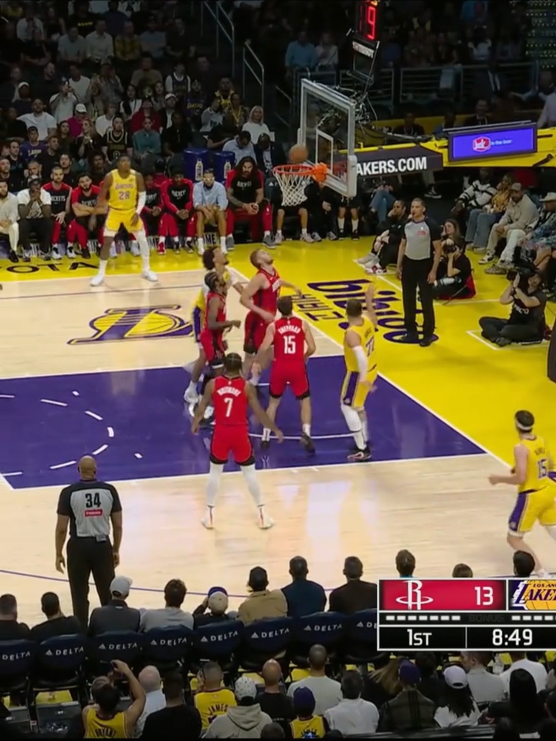 开云在线开户-Karsa焦点对战,詹姆斯与70激战热火分钟,比赛局势复杂胜负难料!赛场气氛高涨的简单介绍-开云在线开户